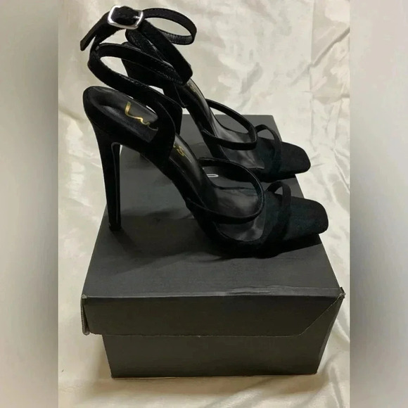 Women’s Lulus Black Suede Ankle- Strap Heels New in Box Size 5.5 - Picture 4 of 8